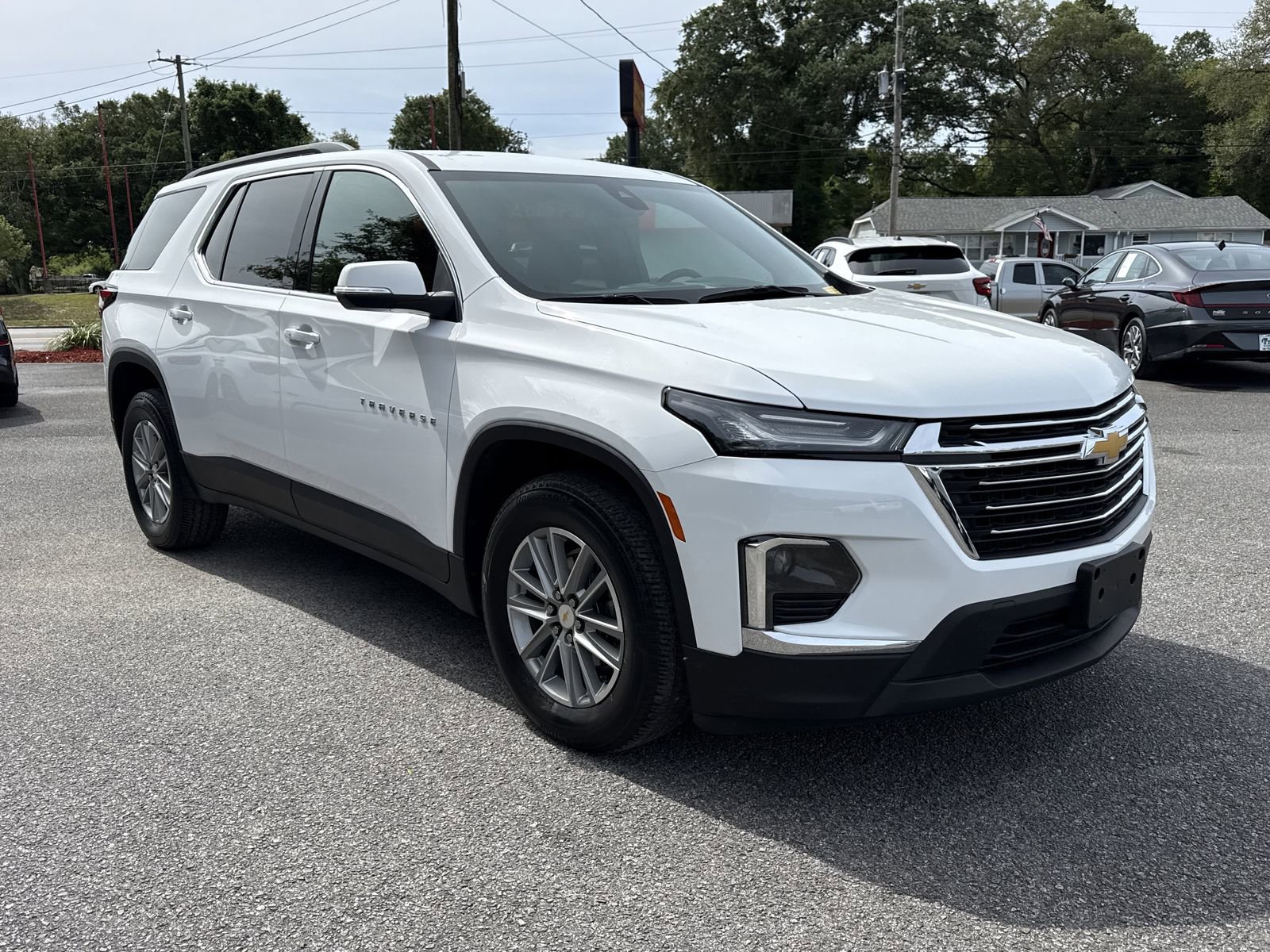 Used 2023 Chevrolet Traverse LT FWD image 7