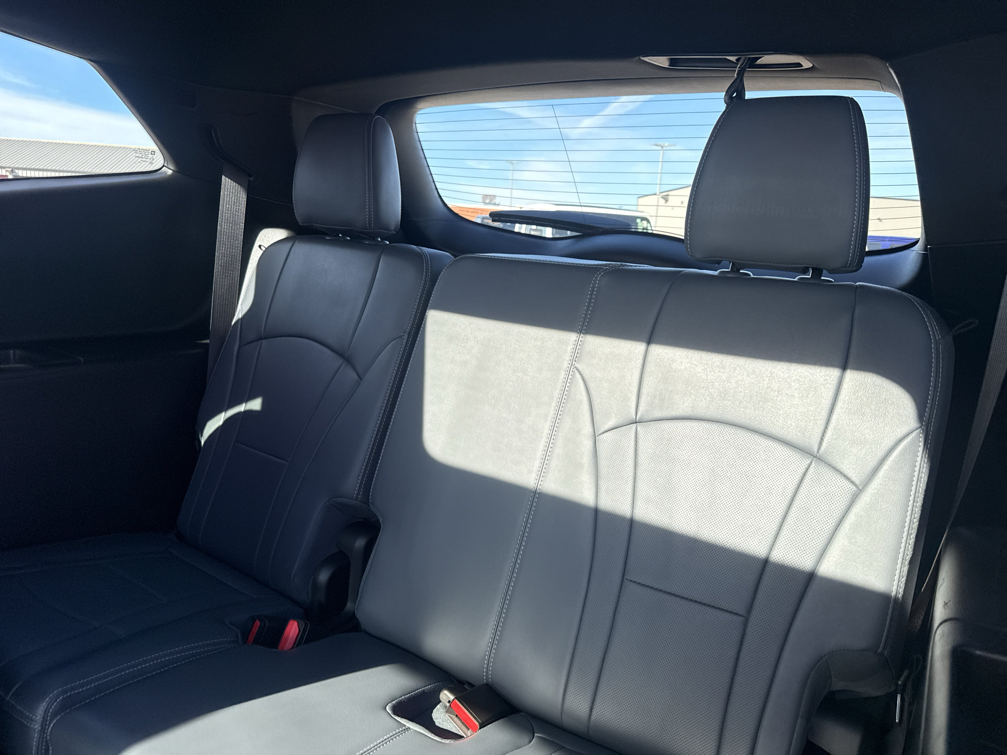 Used 2024 Buick Enclave Essence w/ Experience Buick Package AWD/4WD image 16