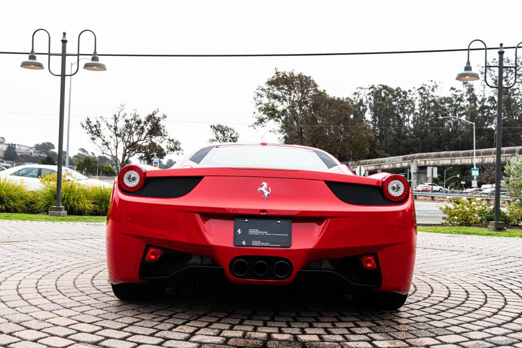 Used 2015 Ferrari 458 Italia Coupe RWD image 22