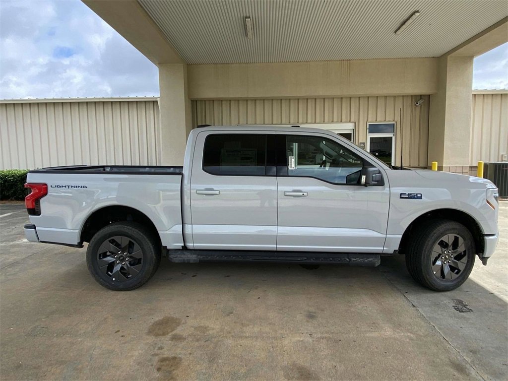 New 2025 Ford F150 Lightning Flash image 2