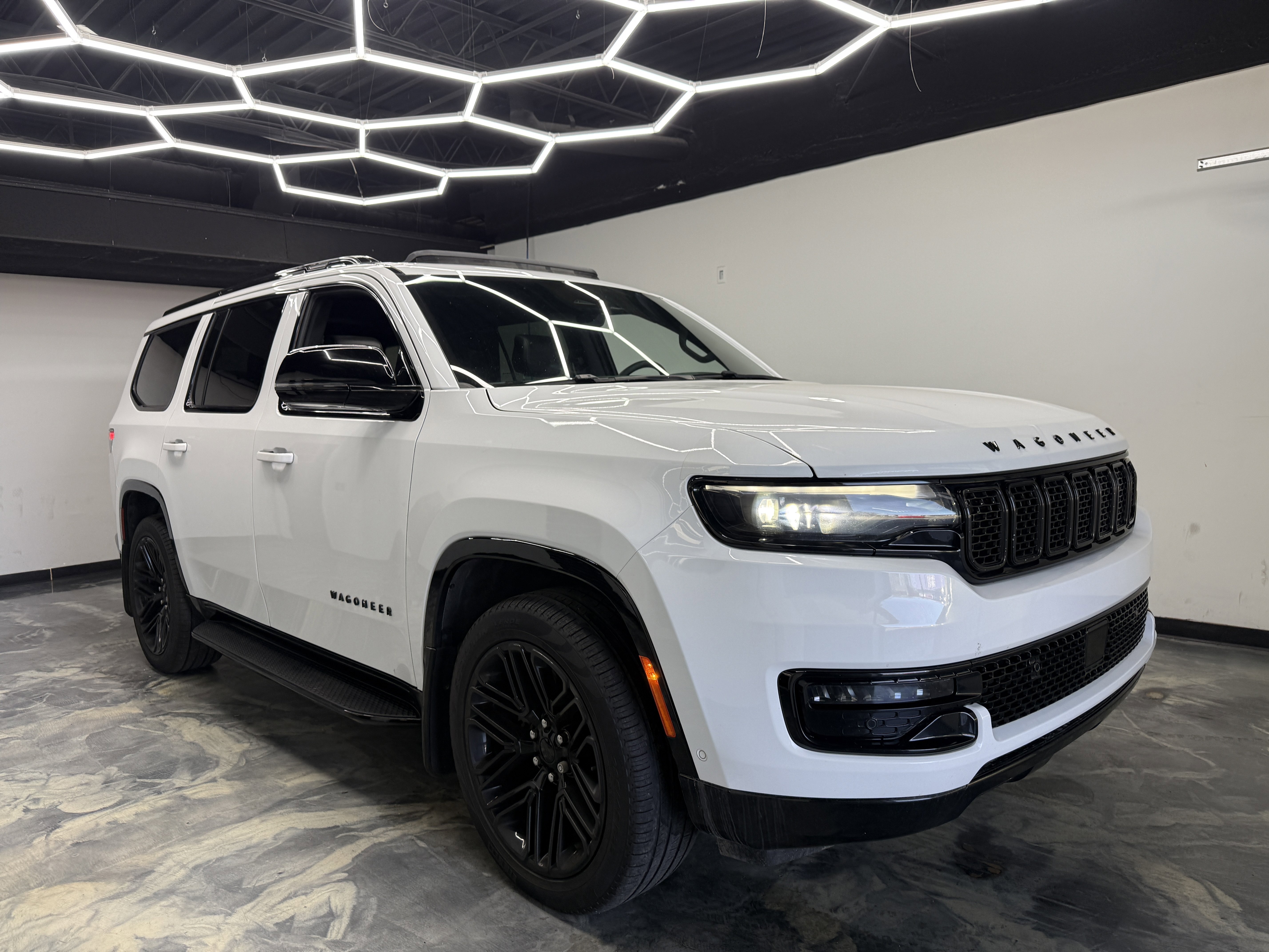 Used 2023 Jeep Wagoneer Series II image 6