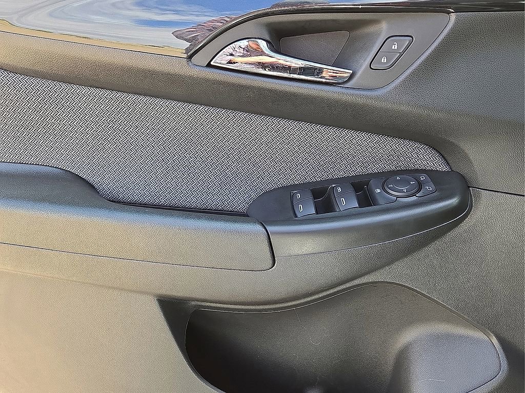 Used 2024 Chevrolet TrailBlazer LS FWD image 19