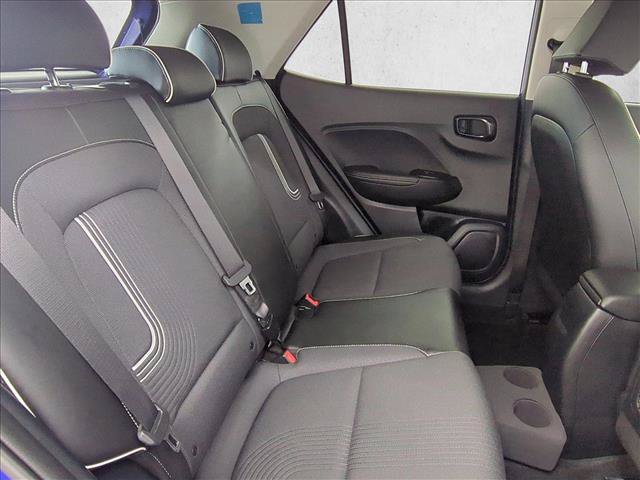 Used 2022 Hyundai Venue Limited FWD image 23