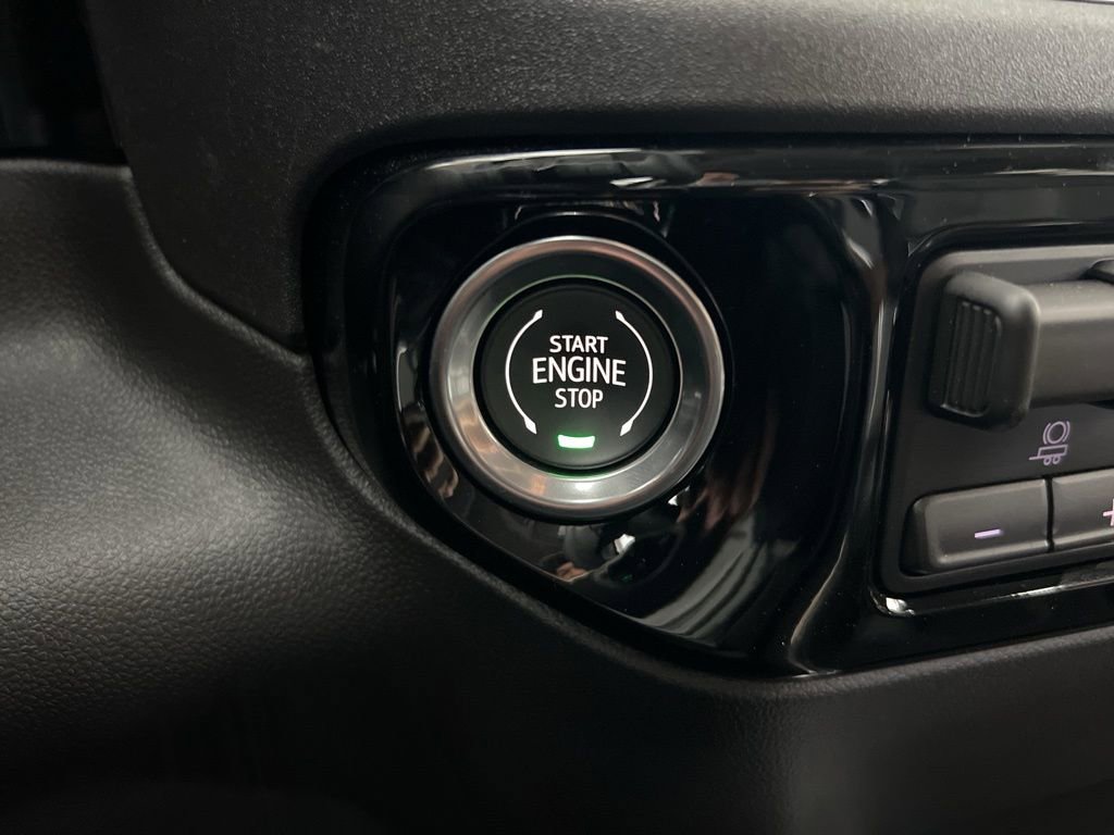 Used 2026 GMC Sierra 1500 SLT image 16