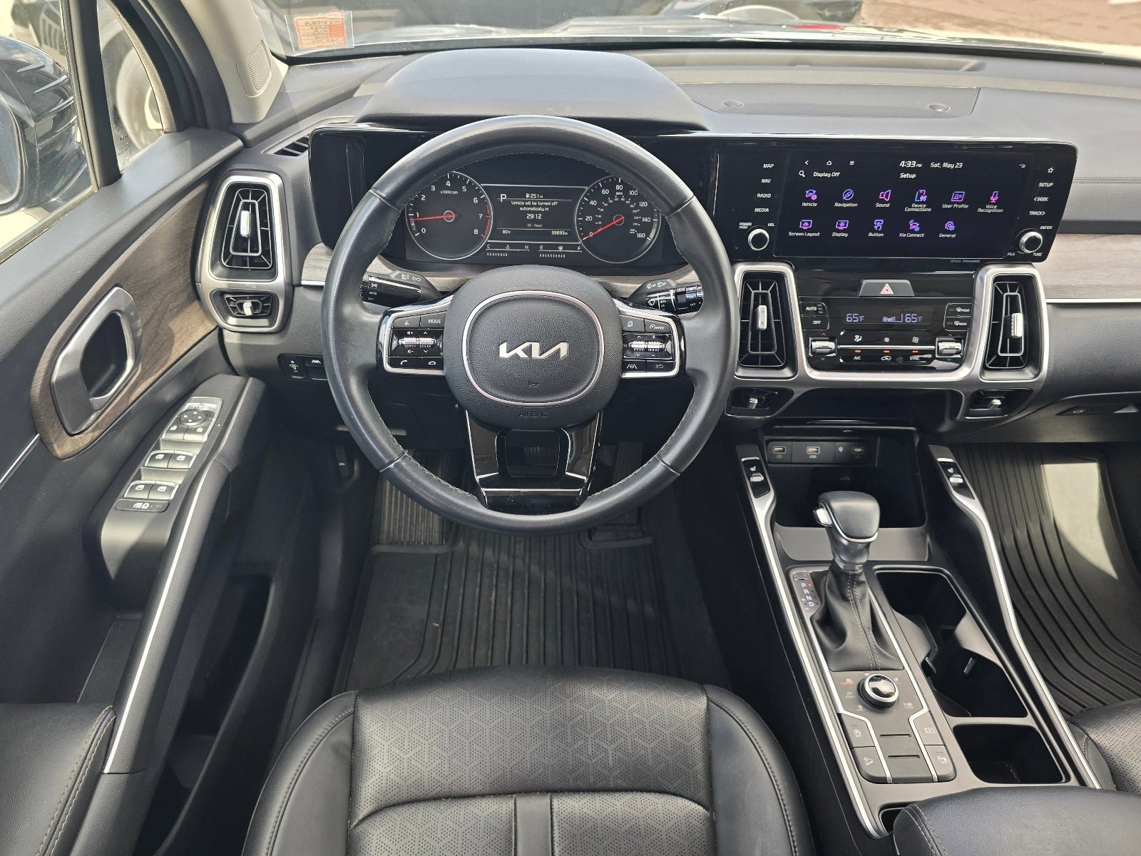 Used 2023 Kia Sorento S w/ Panoramic Sunroof Package AWD/4WD image 13