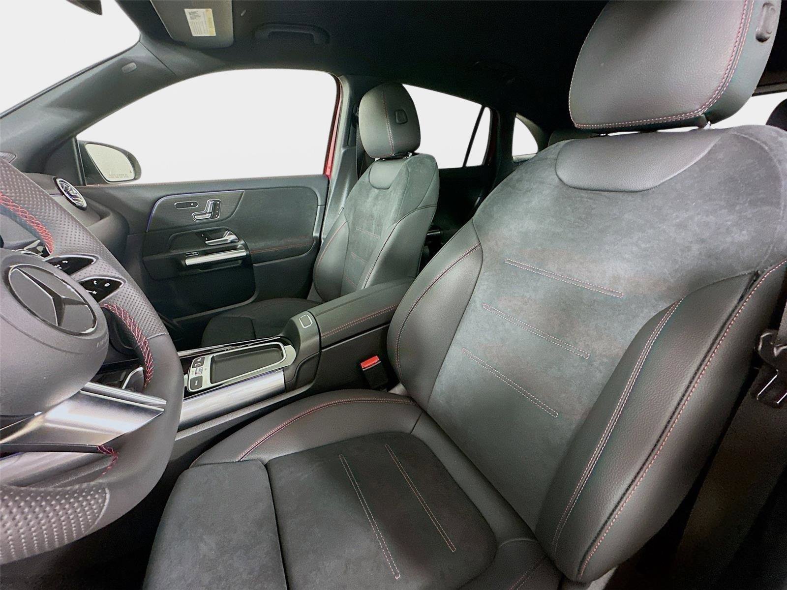 Certified 2026 Mercedes-Benz GLA 250 4MATIC image 27