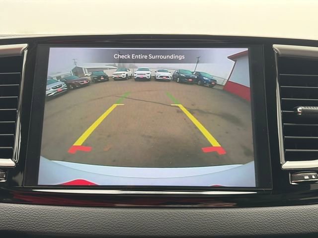 Used 2024 Chrysler Pacifica Touring-L FWD image 45