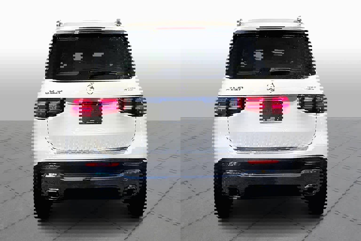 New 2026 Mercedes-Benz GLB 250 4MATIC image 4