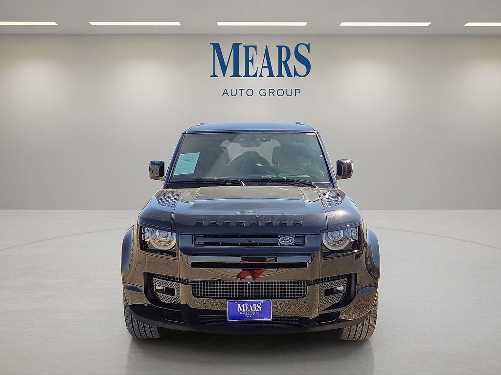 Used 2024 Land Rover Defender 110 X-Dynamic SE image 8