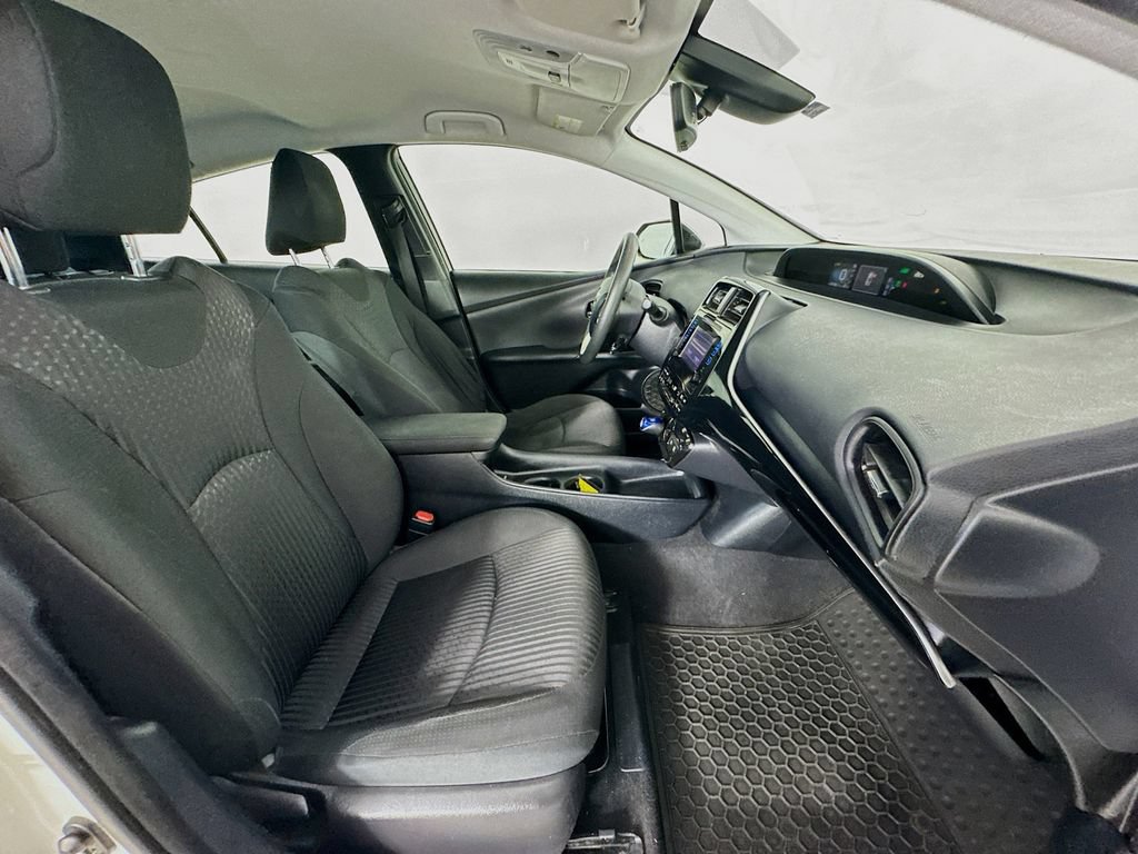Used 2017 Toyota Prius Two w/ Prius Two Safety Plus Package FWD image 31