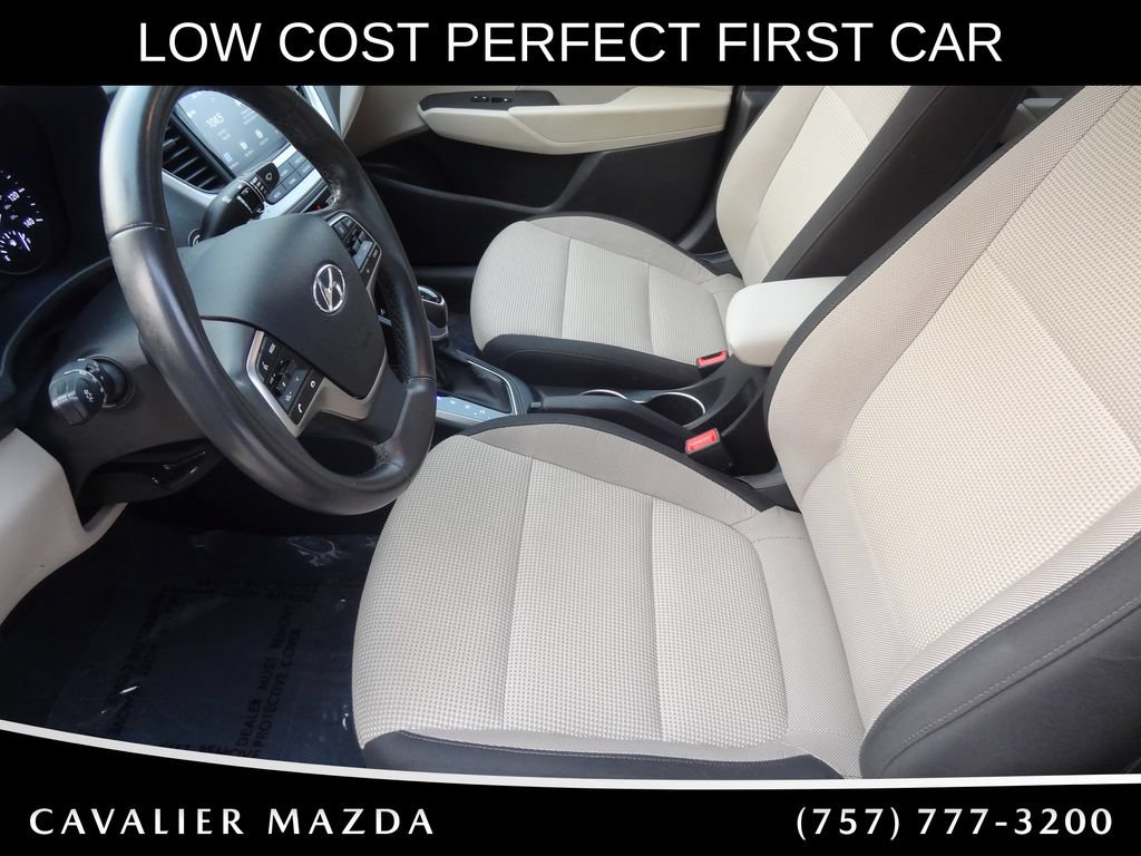 Used 2022 Hyundai Accent Limited FWD image 8