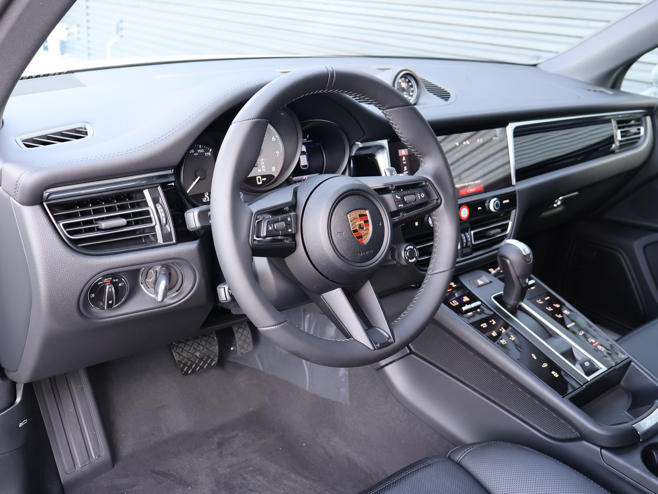 New 2026 Porsche Macan S AWD/4WD image 4
