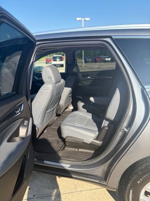 Used 2020 Buick Enclave Essence w/ Sound and Sites Package FWD image 23