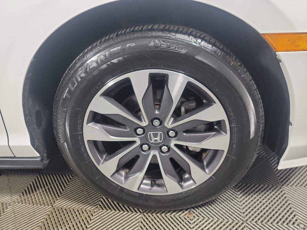 Certified 2024 Honda Odyssey EX-L image 3