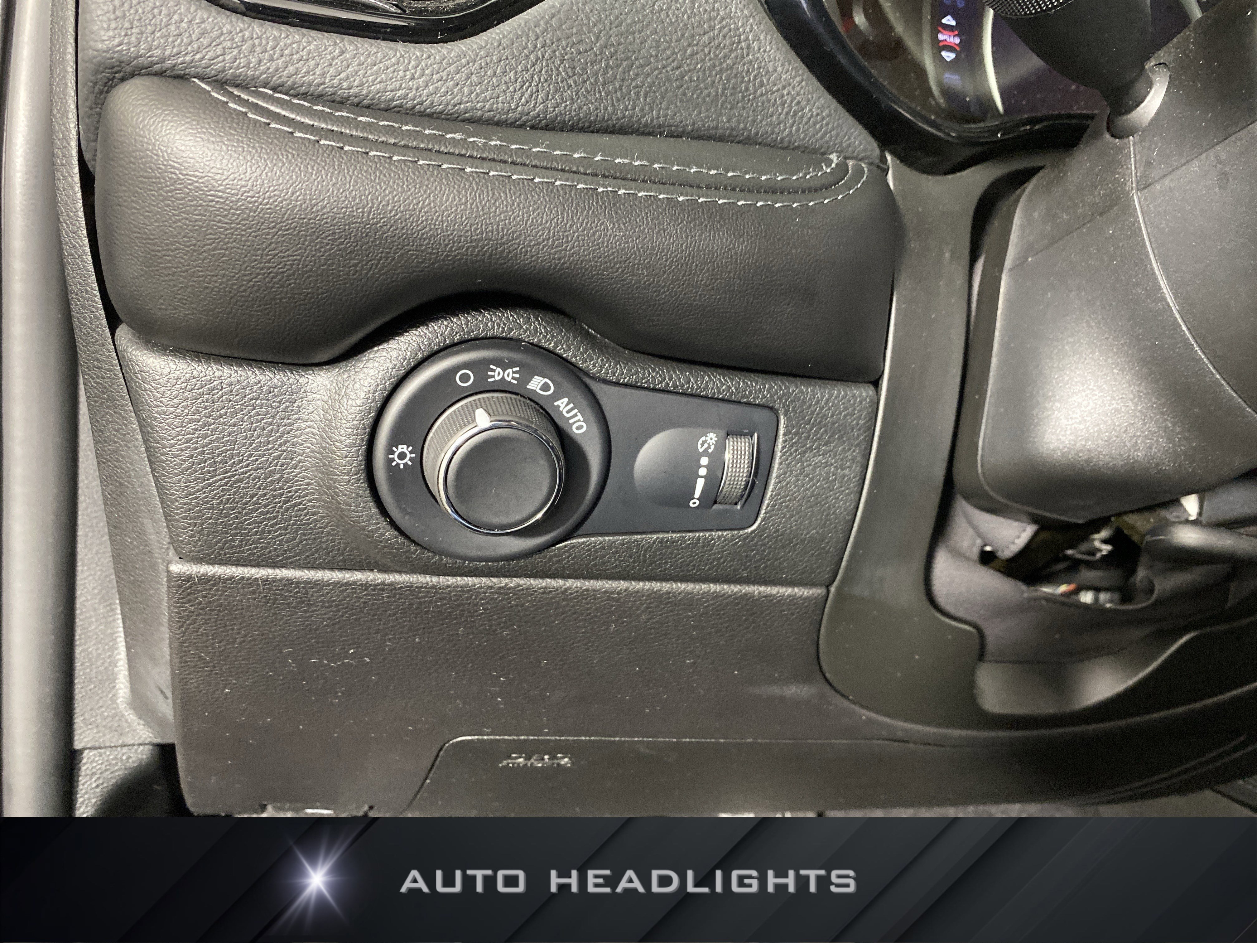 Used 2023 Dodge Durango SXT w/ SXT Blacktop Group AWD/4WD image 24