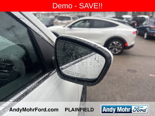 New 2025 Ford Escape SE w/ PHEV Premium Package FWD image 7