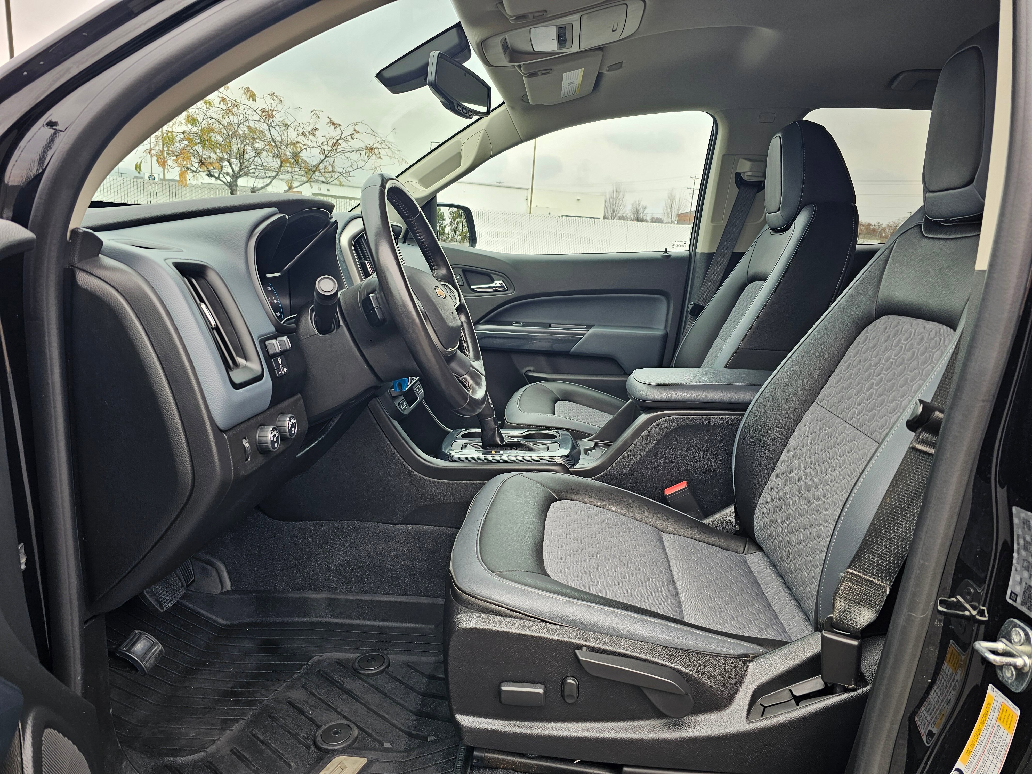 Used 2020 Chevrolet Colorado Z71 image 11