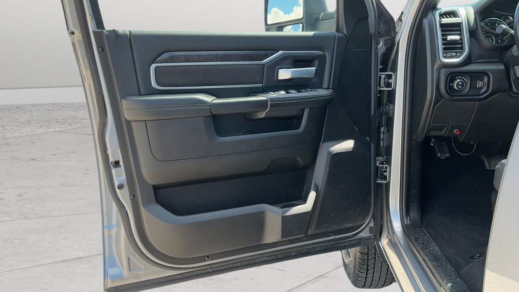 Certified 2024 RAM 3500 Big Horn AWD/4WD image 18