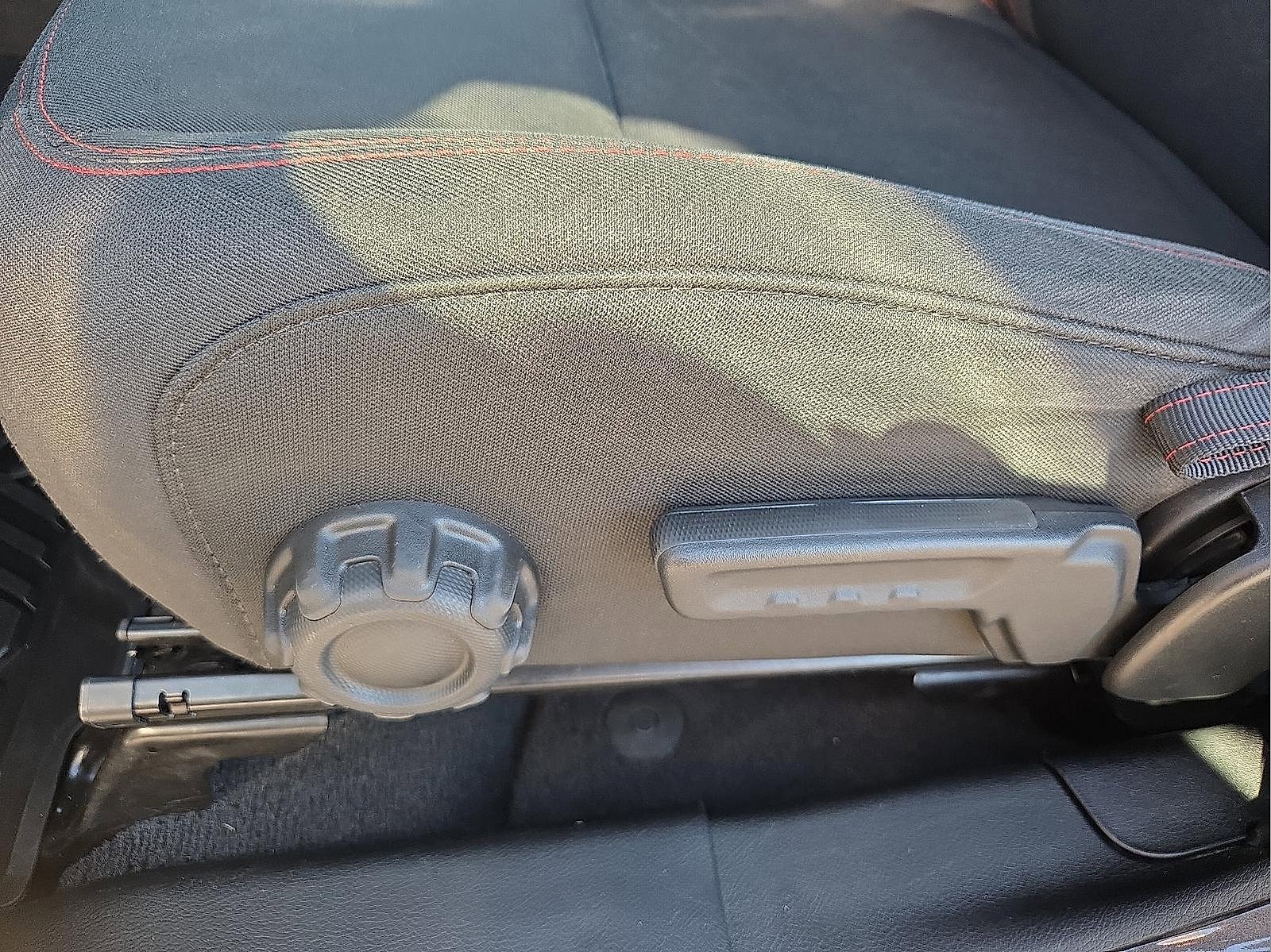 Used 2018 Jeep Wrangler Unlimited Rubicon image 14