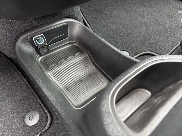 Used 2025 Chrysler Pacifica Select FWD image 30