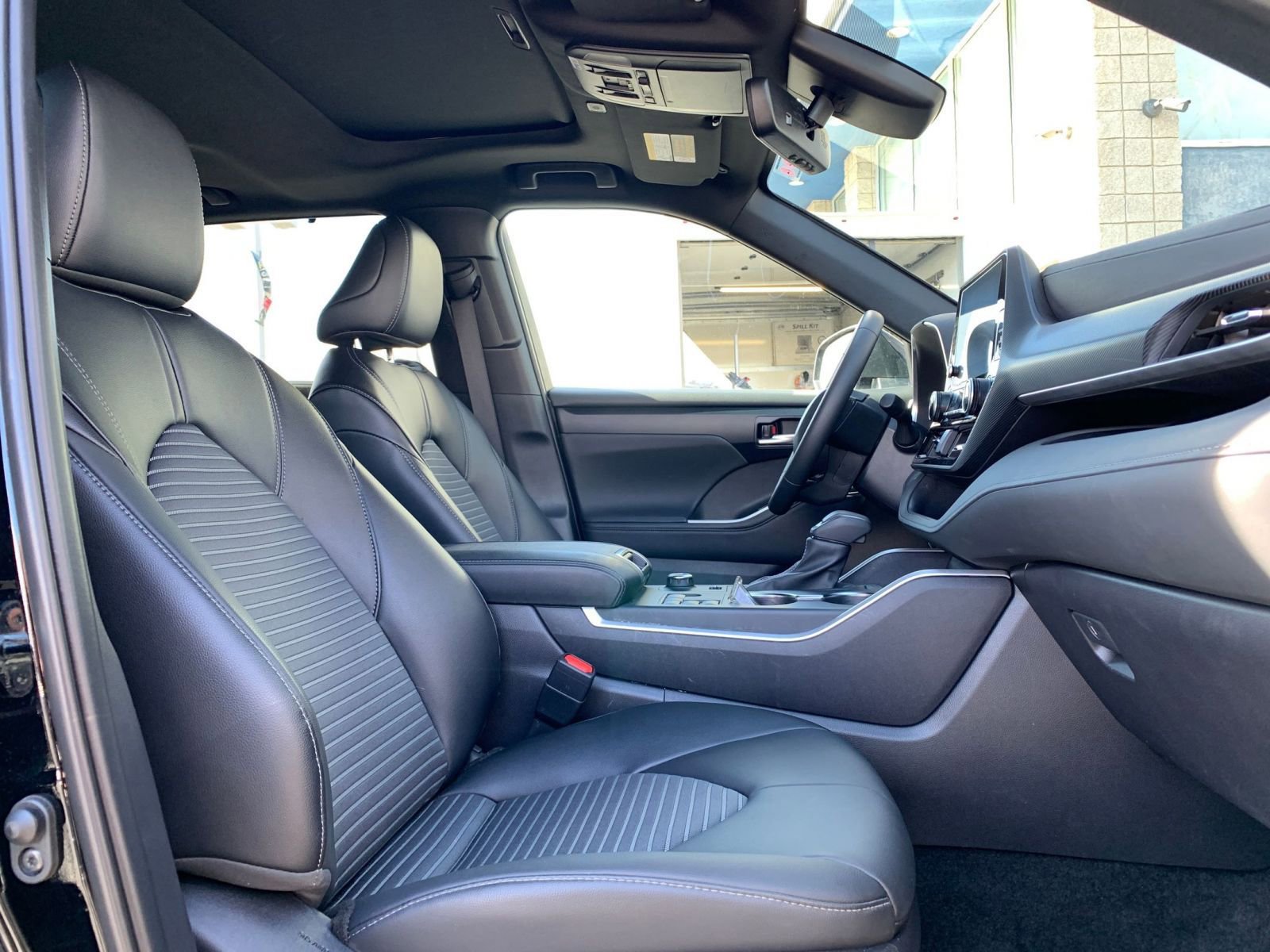 Used 2025 Toyota Highlander XSE AWD/4WD image 39