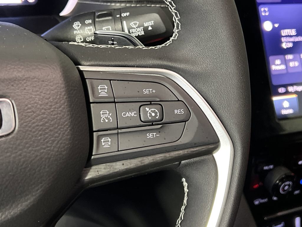 New 2025 Jeep Grand Cherokee Laredo image 18