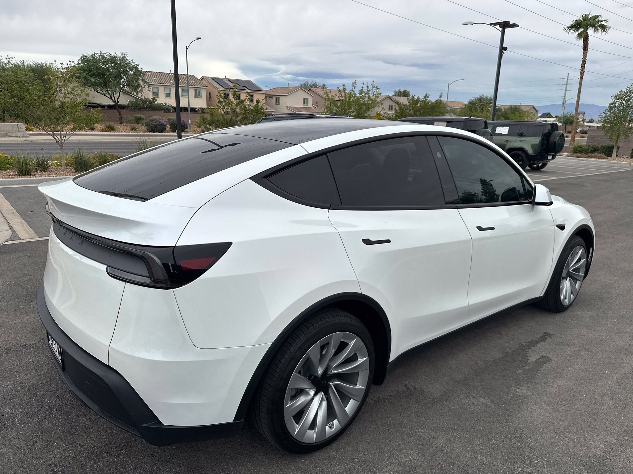 Used 2026 Tesla Model Y Long Range RWD image 3