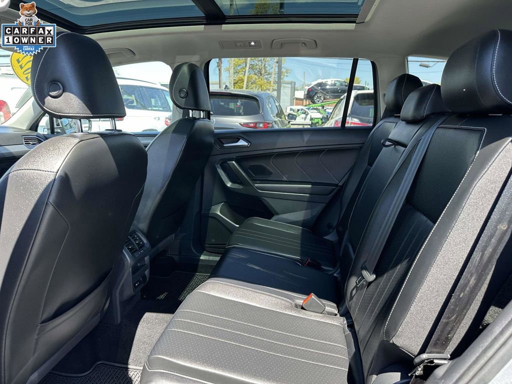 Used 2022 Volkswagen Tiguan SE w/ Panoramic Sunroof Package AWD/4WD image 10