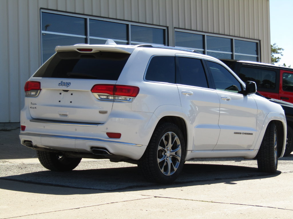 Used 2021 Jeep Grand Cherokee Summit AWD/4WD image 3