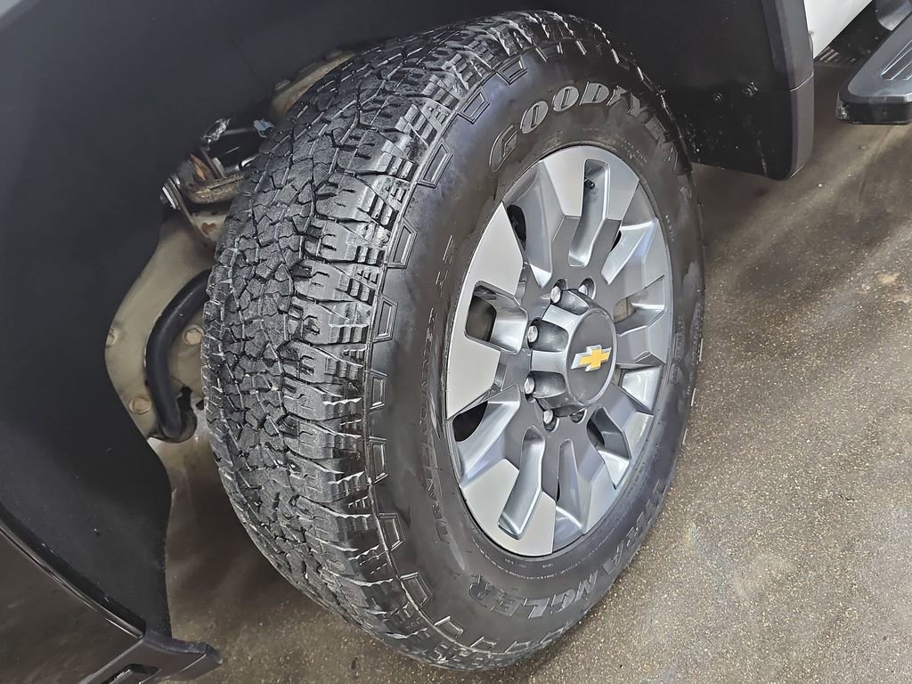 Used 2024 Chevrolet Silverado 2500 Custom w/ Custom Value Package image 31