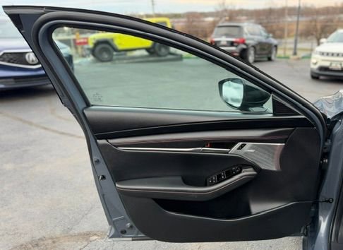 Used 2023 MAZDA MAZDA3 s image 16
