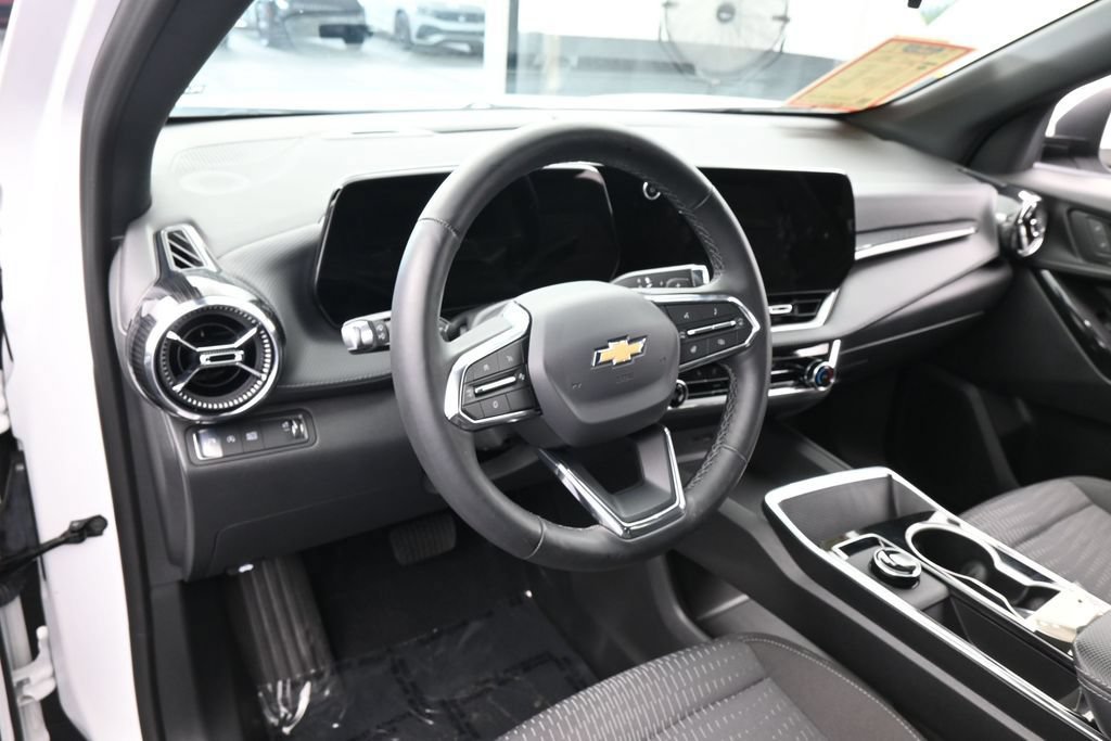 Used 2026 Chevrolet Equinox LT FWD image 11