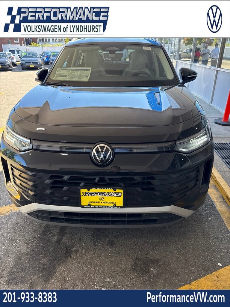 New 2026 Volkswagen Tiguan SE AWD/4WD image 1