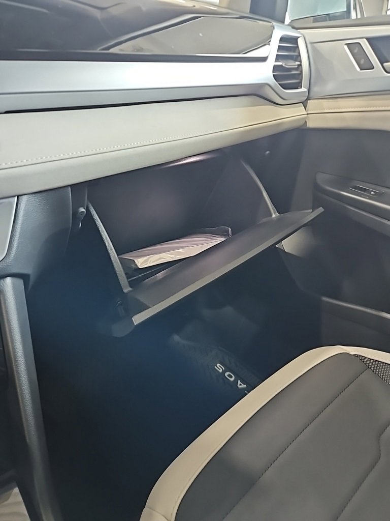 New 2026 Volkswagen Taos SE image 29