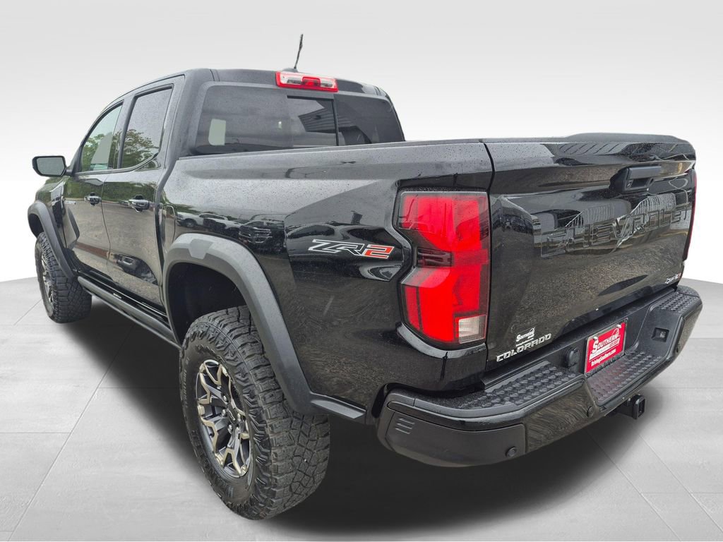 Used 2024 Chevrolet Colorado ZR2 w/ Technology Package AWD/4WD image 4