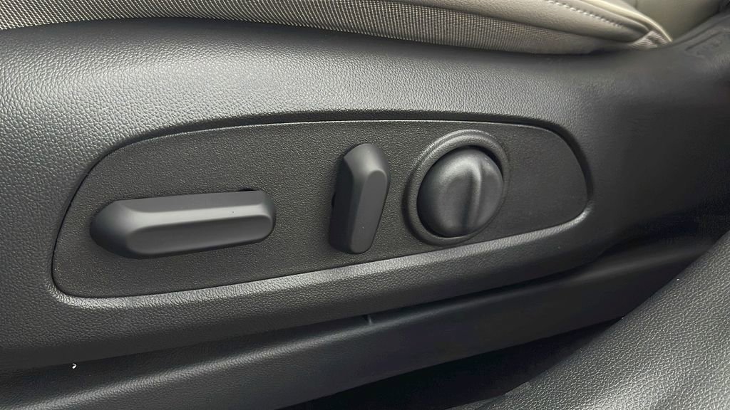 New 2025 Buick Envista Avenir image 12