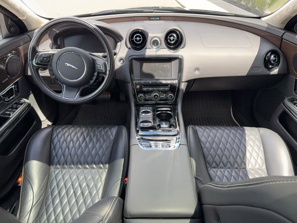 Used 2016 Jaguar XJ L Supercharged image 6