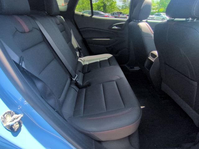 Used 2024 Chevrolet Trax RS w/ Sunroof Package FWD image 29