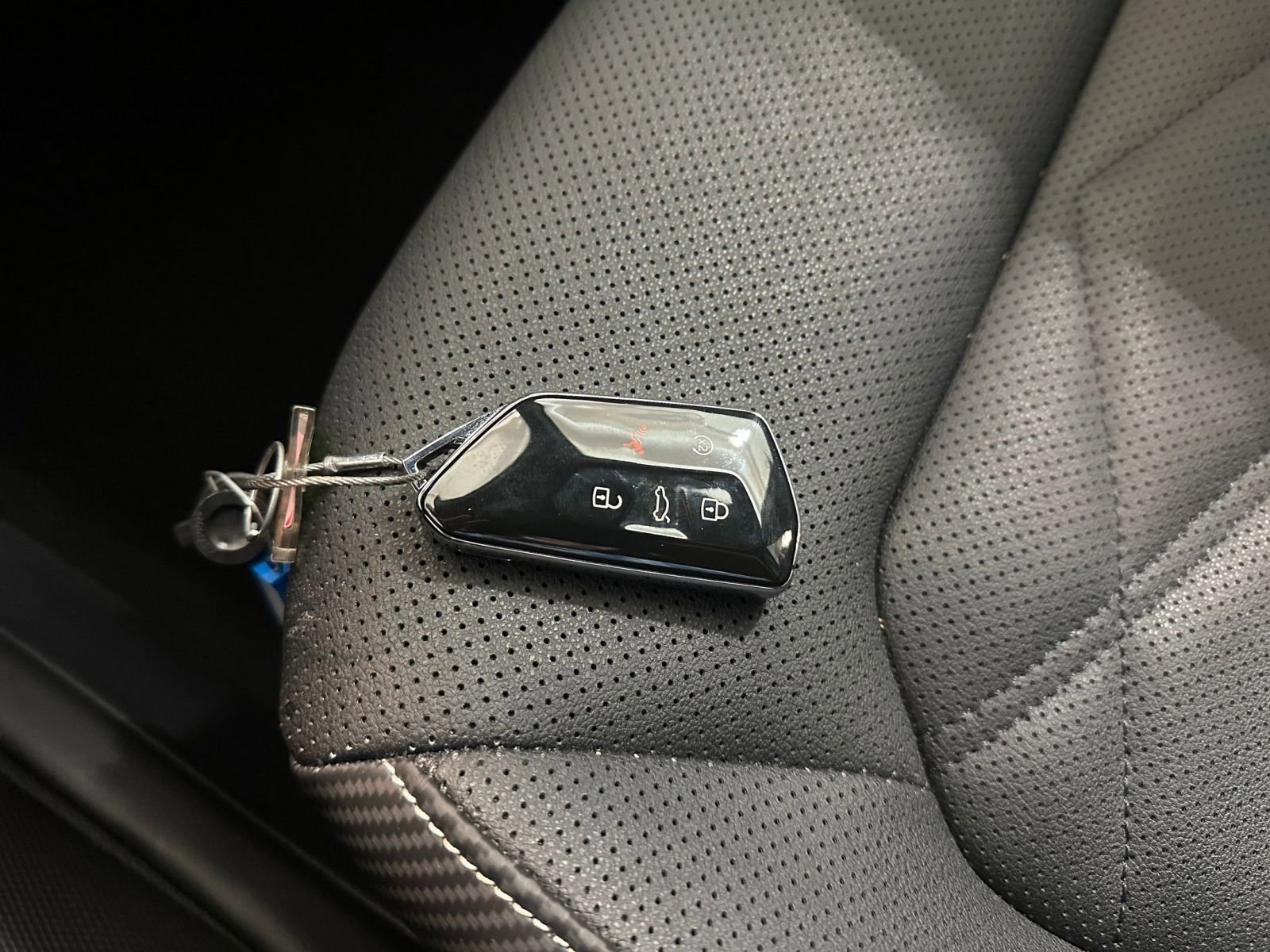 Used 2025 Volkswagen Atlas Cross Sport SE image 22