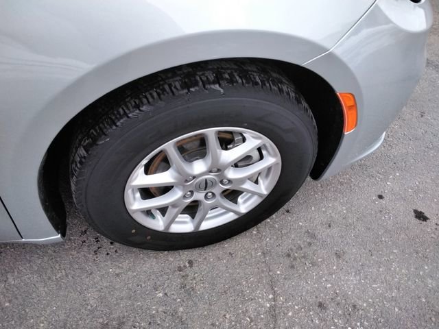 Used 2024 Chrysler Pacifica Touring-L image 17