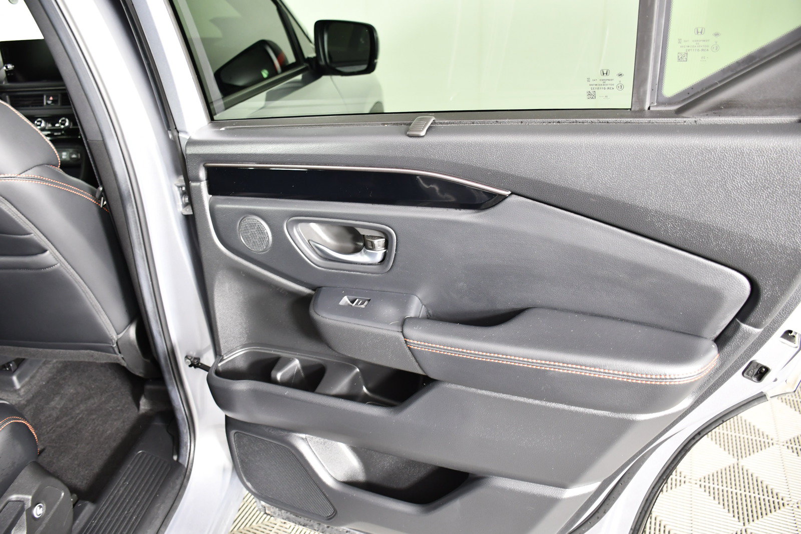 Used 2025 Honda Pilot TrailSport image 45