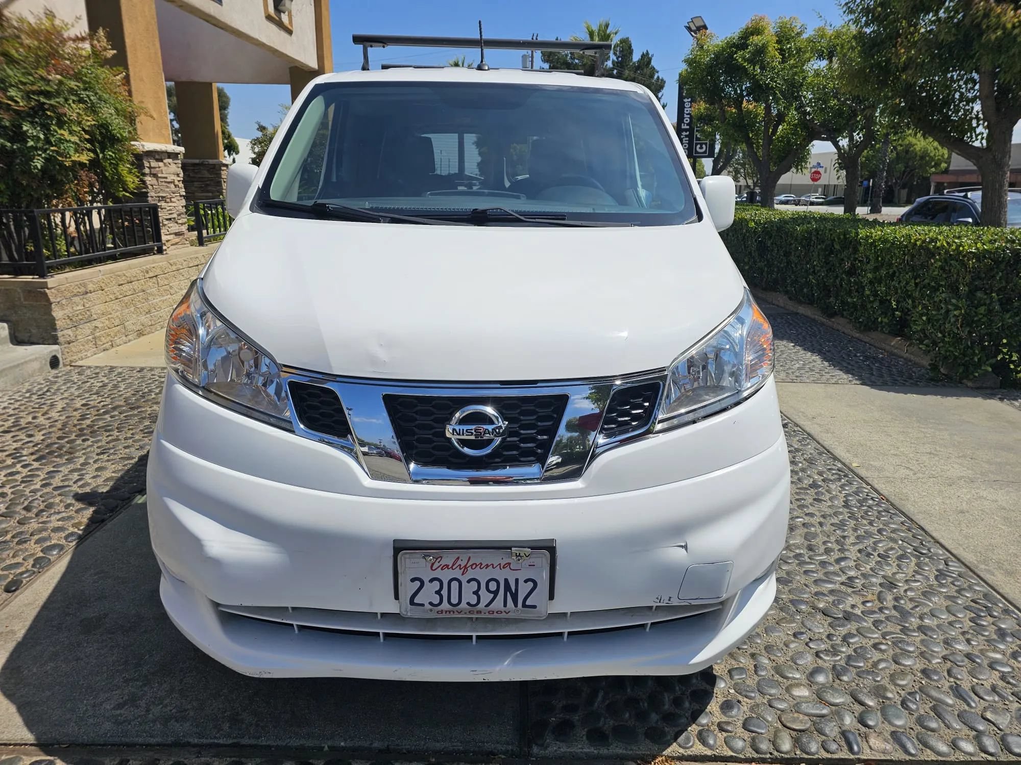 Used 2018 Nissan NV200 SV w/ Navigation Package FWD image 2