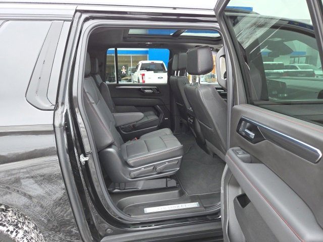 Used 2025 Chevrolet Suburban RST image 58