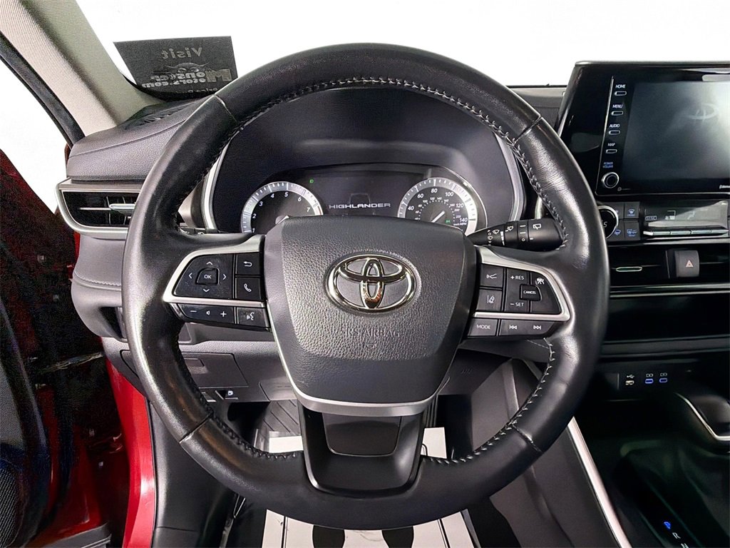 Used 2022 Toyota Highlander XLE image 11