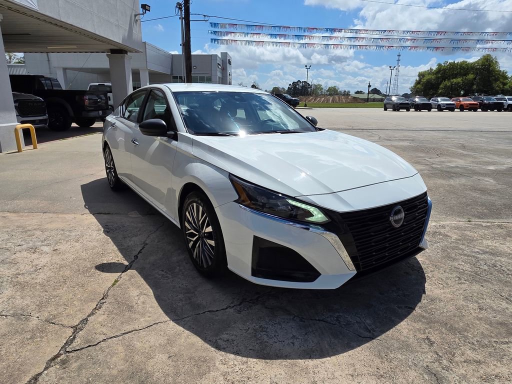 Used 2025 Nissan Altima 2.5 SV image 9