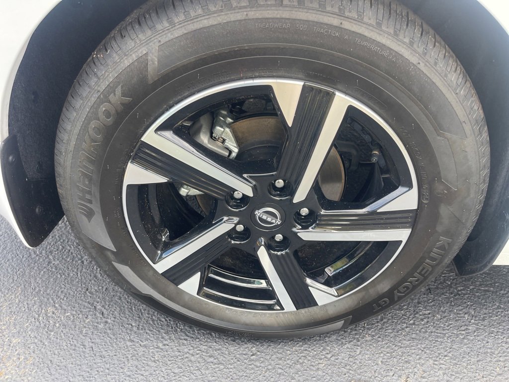 Certified 2025 Nissan Sentra SV w/ Trunk Package image 27