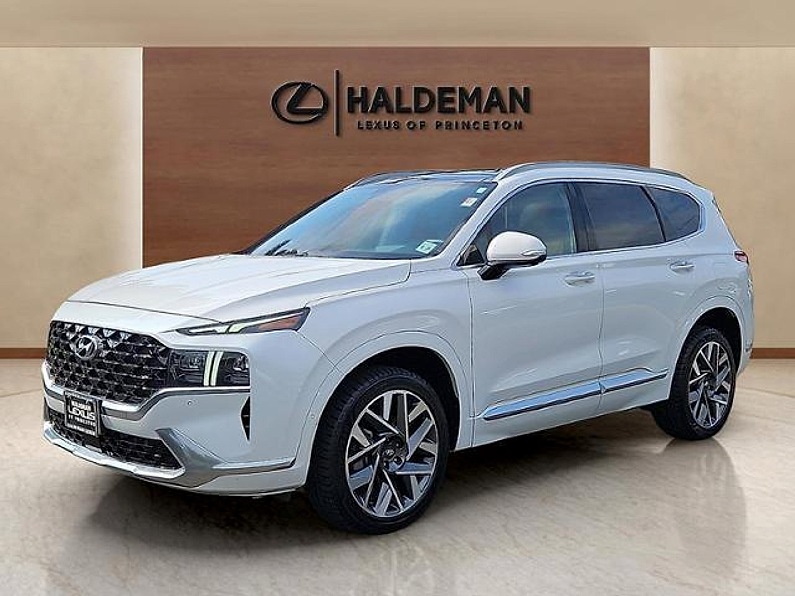 Used 2022 Hyundai Santa Fe Calligraphy AWD/4WD image 3