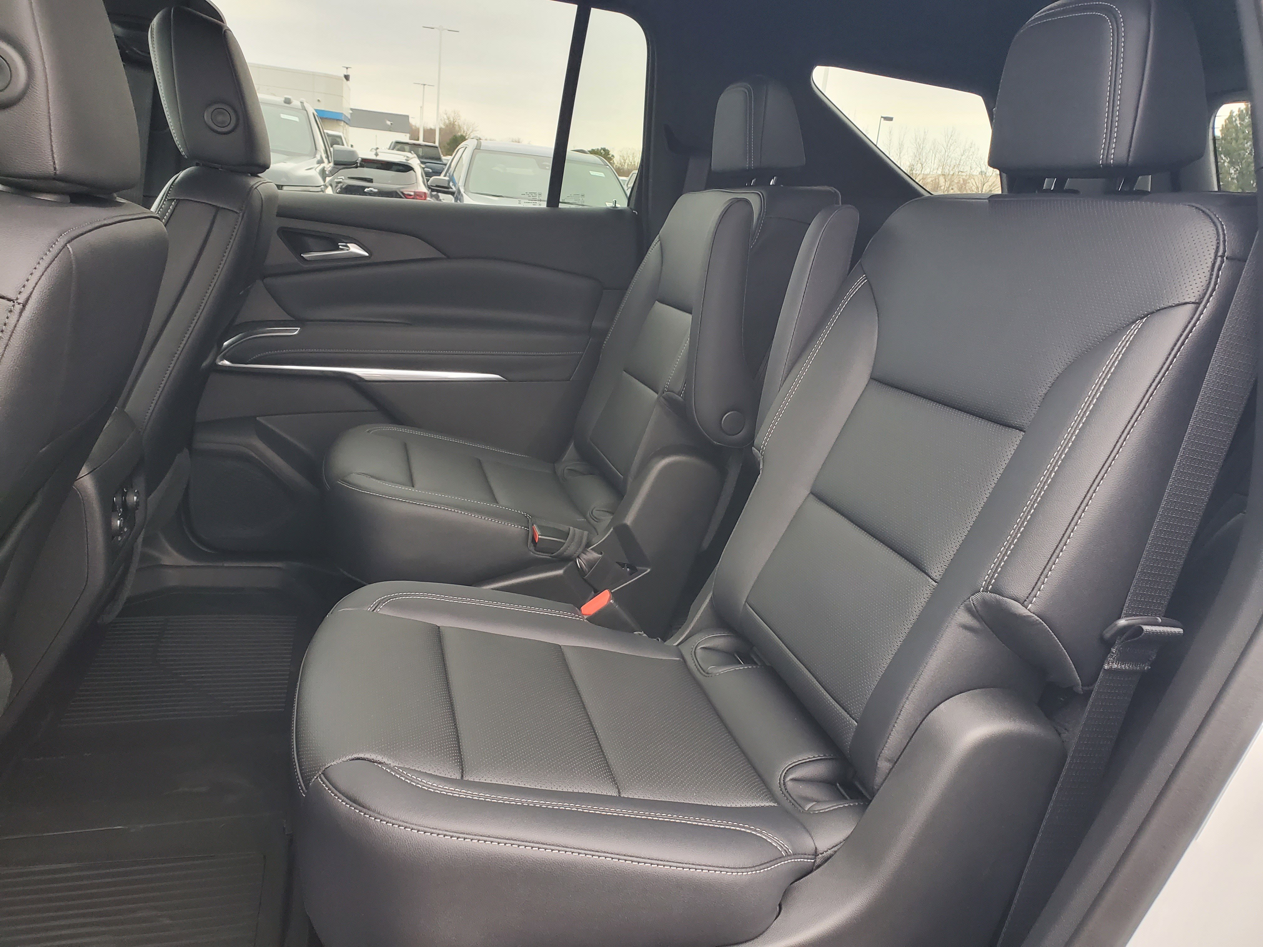New 2026 Chevrolet Traverse LT w/ Driver Confidence Package FWD image 24