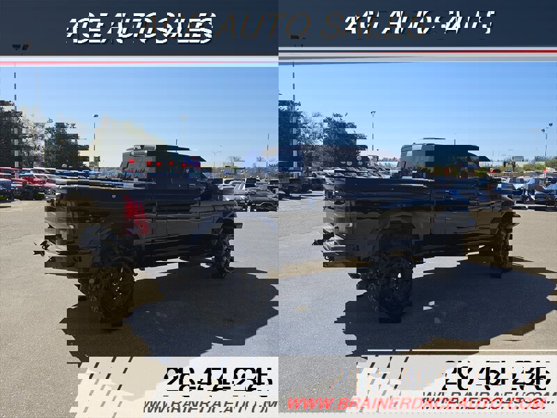 Used 2014 RAM 2500 Laramie w/ Black Appearance Group image 3