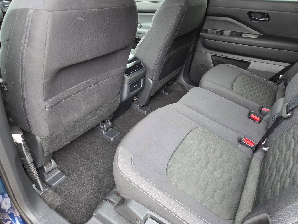 Used 2025 Nissan Pathfinder SV AWD/4WD image 23